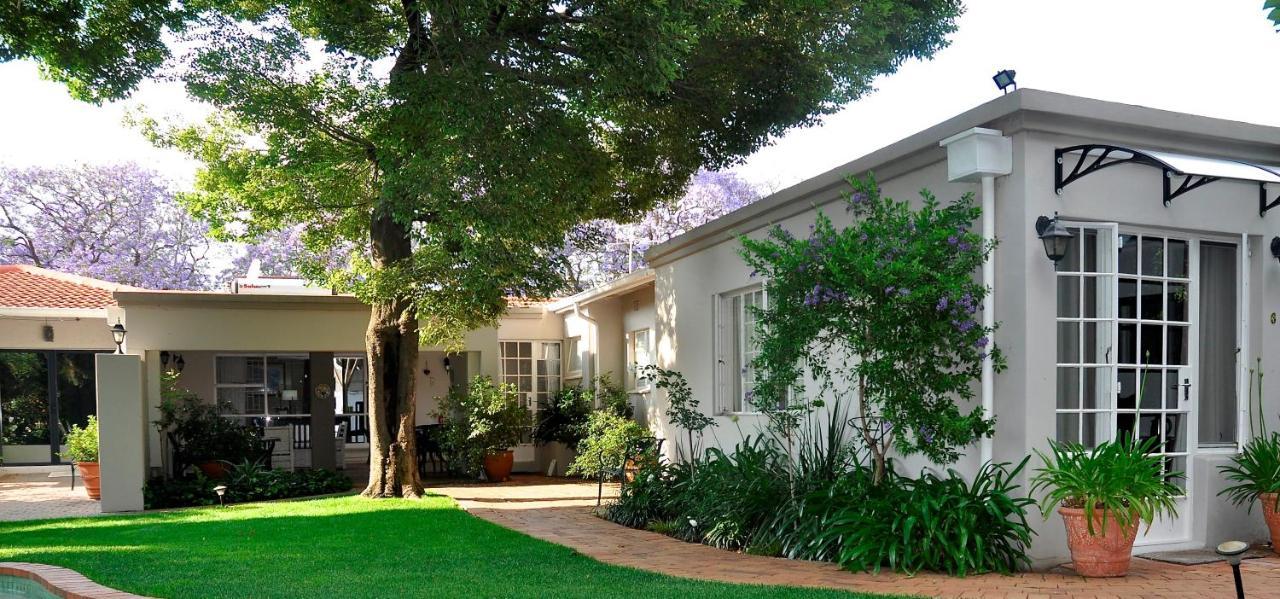 Rosebank Lodge Guesthouse By Claires Johannesbourg Extérieur photo